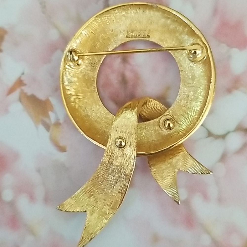 Vintage Mid Century Signed MONET Goldtone Bow Brooch Pin - Picture 6 of 14